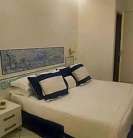 布里斯托酒店 4*